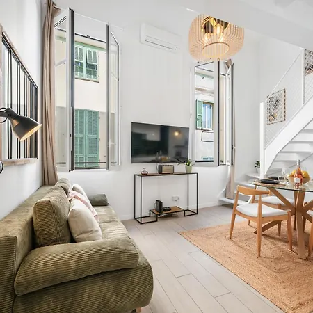 Διαμέρισμα Carla, Charming Duplex In The Heart Of The Center, Ac *