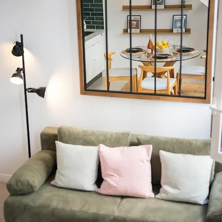 Apartament Carla, Charming Duplex In The Heart Of The Center, Ac *