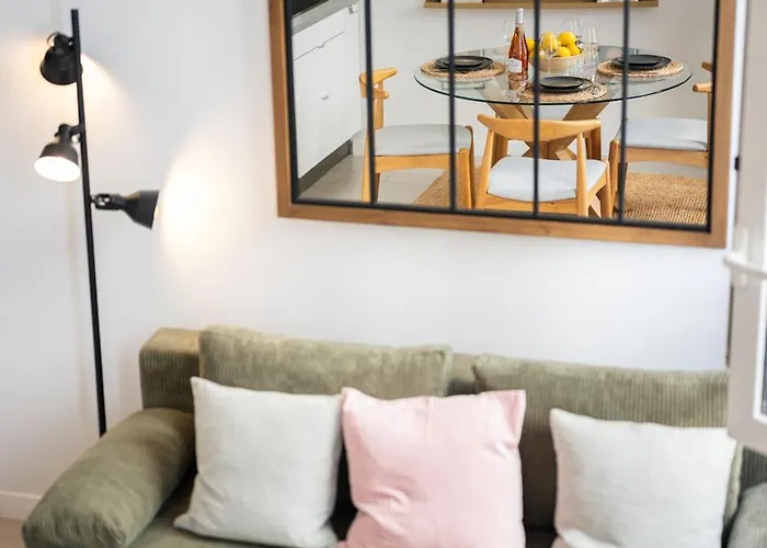 Appartement Carla, Charming Duplex In The Heart Of The Center, Ac *