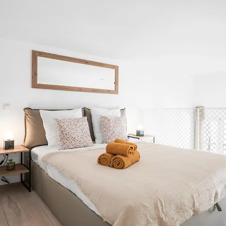 Apartment Carla, Charming Duplex In The Heart Of The Center, Ac