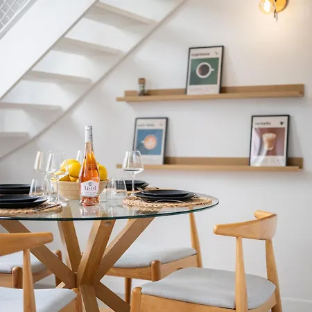 Carla, Charming Duplex In The Heart Of The Center, Ac