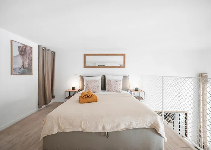 Apartment Carla, Charming Duplex In The Heart Of The Center, Ac *